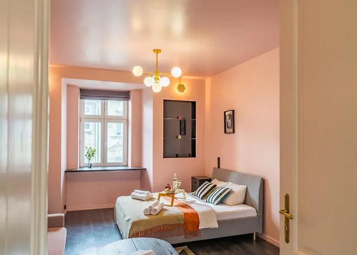 Wrzesinska Apt - Balcony, Workspace, Top Location - By Rentujemy