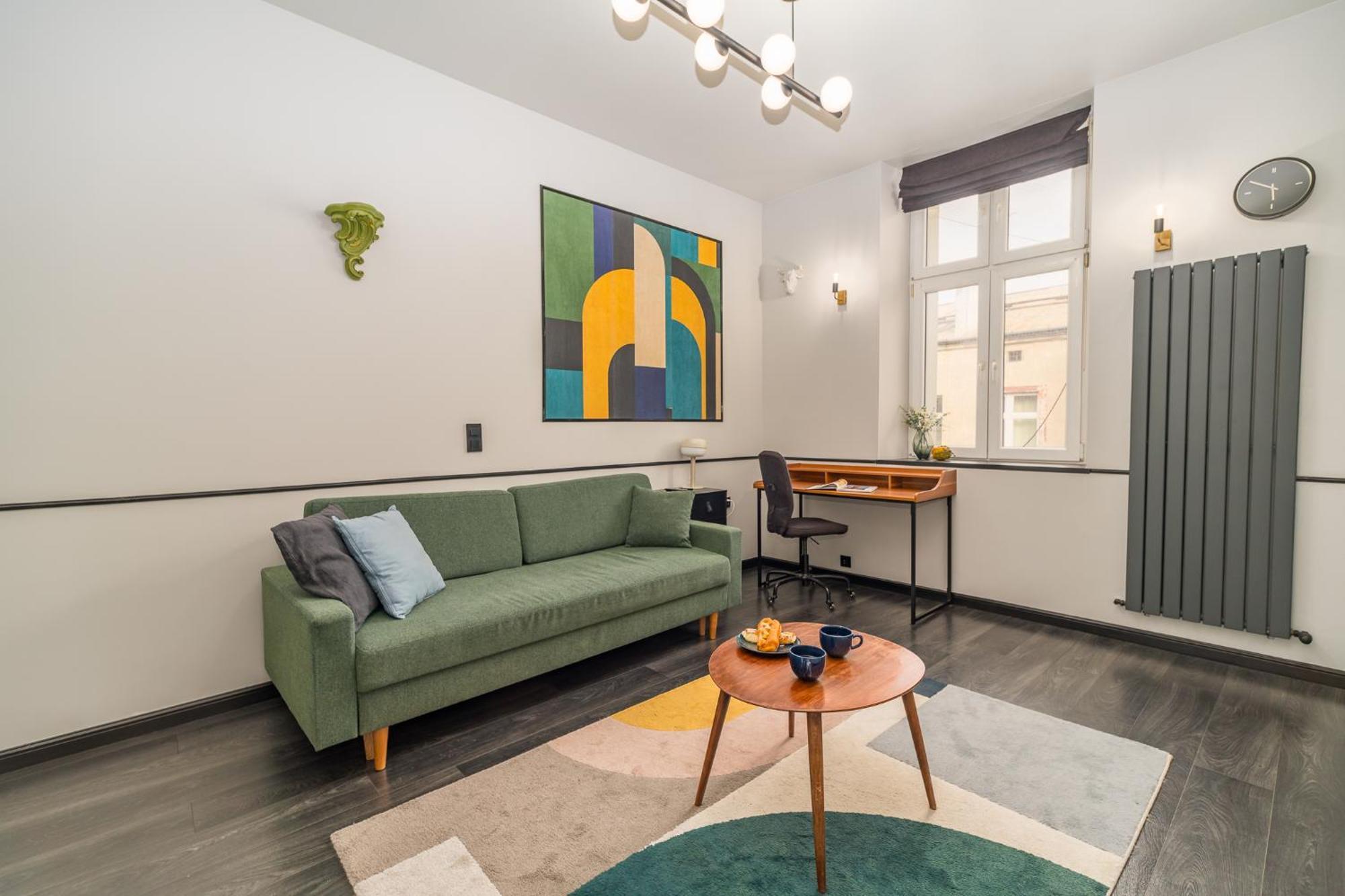 Apartament Wrzesinska - Balcony, Workspace, Location - By Rentujemy