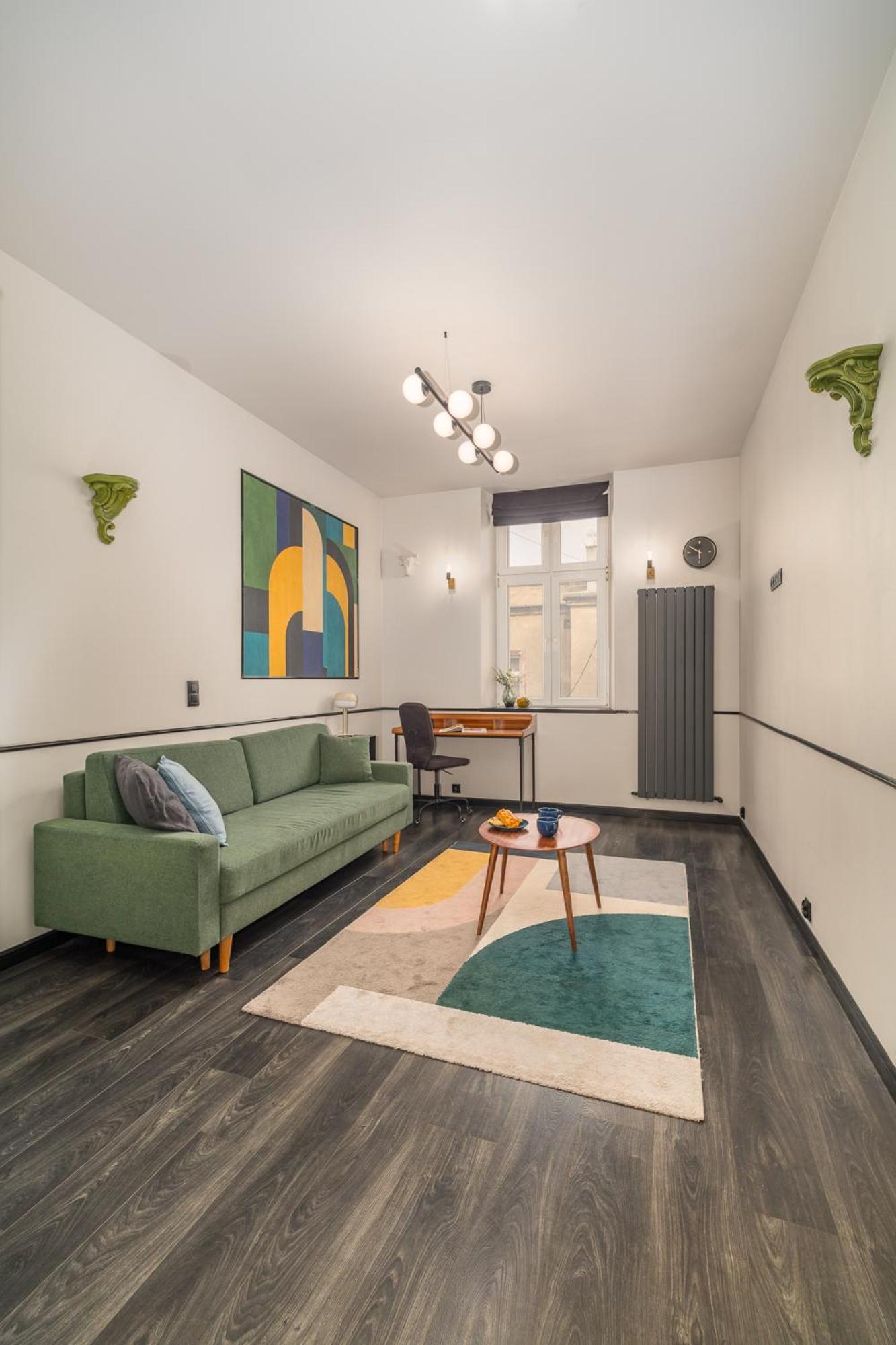 Wrzesinska - Balcony, Workspace, Location - By Rentujemy Apartment